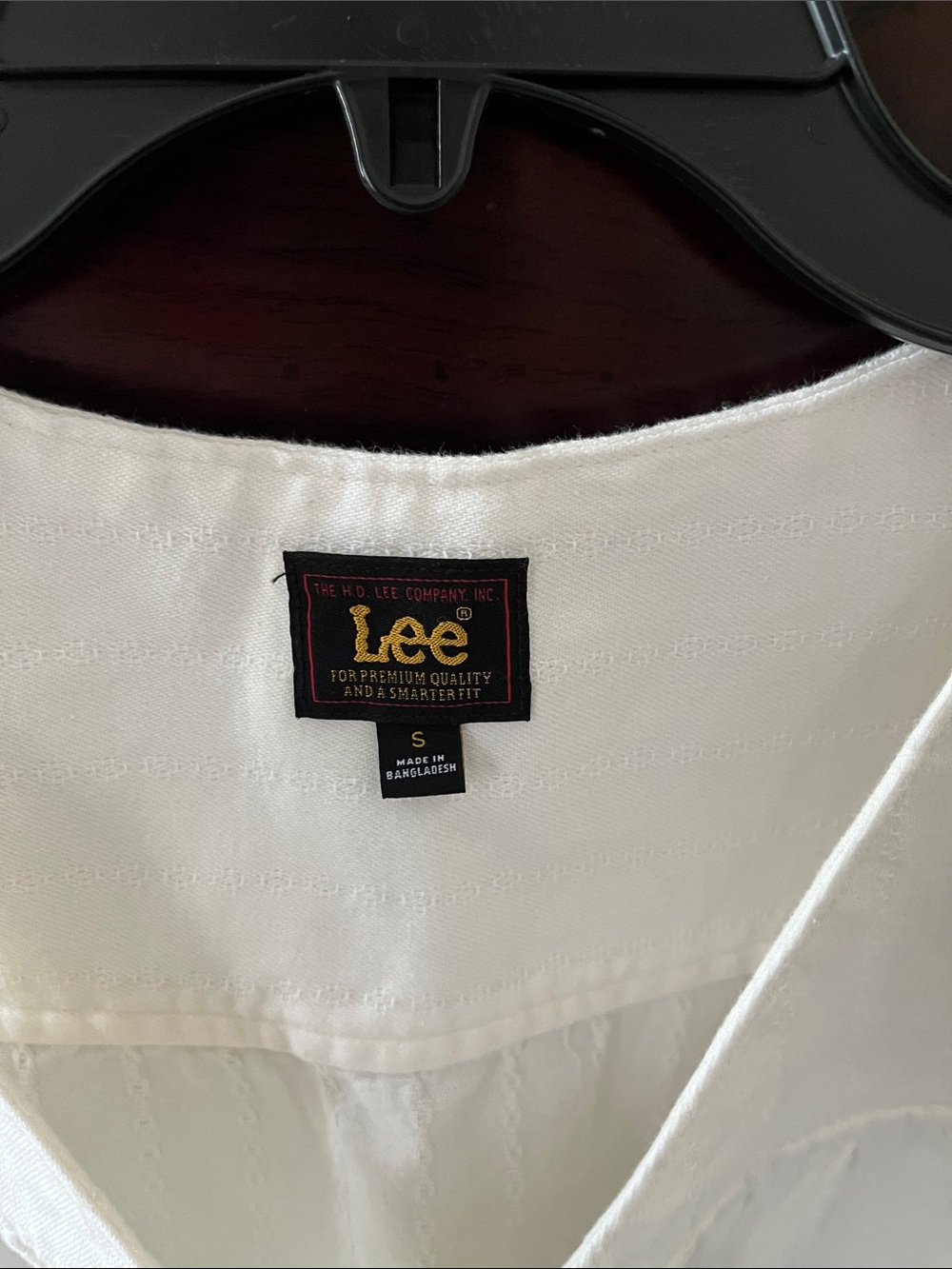 Lee White Button-Front Tank Top - Picture 2 of 5